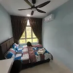The Anderson Condo With Netflix & Astro